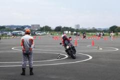 二輪車実技教室、スラローム写真