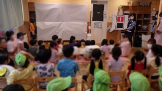 警察官の安全教育の写真