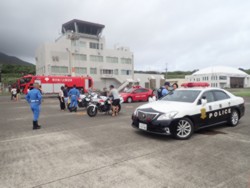 パトカー等車両展示の写真