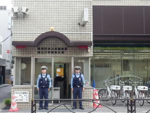 都立大学駅前交番写真