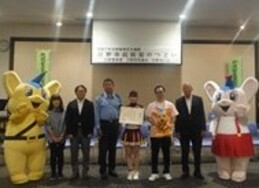 明星大学チアリーディング同好会によるダンス披露、記念撮影