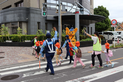 管内保育園による横断訓練