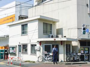 京成小岩駅前交番写真