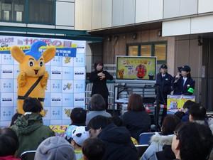 ピーポくんが初めて手話を披露