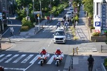 ヘルメット着用呼びかけ交通パレードの様子