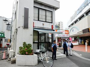 西新井駅前交番写真