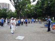 警察官が講話を実施している写真
