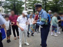 警察官が講話を実施している写真