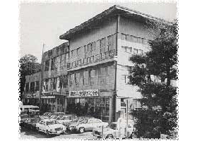 旧庁舎(白黒写真)