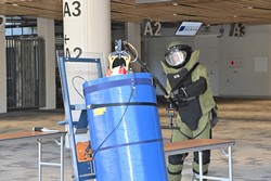 爆発物対応訓練の画像
