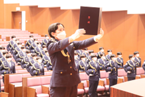 女性警察官の答辞