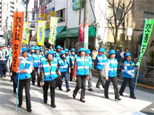 交通安全パレードへの参加活動写真