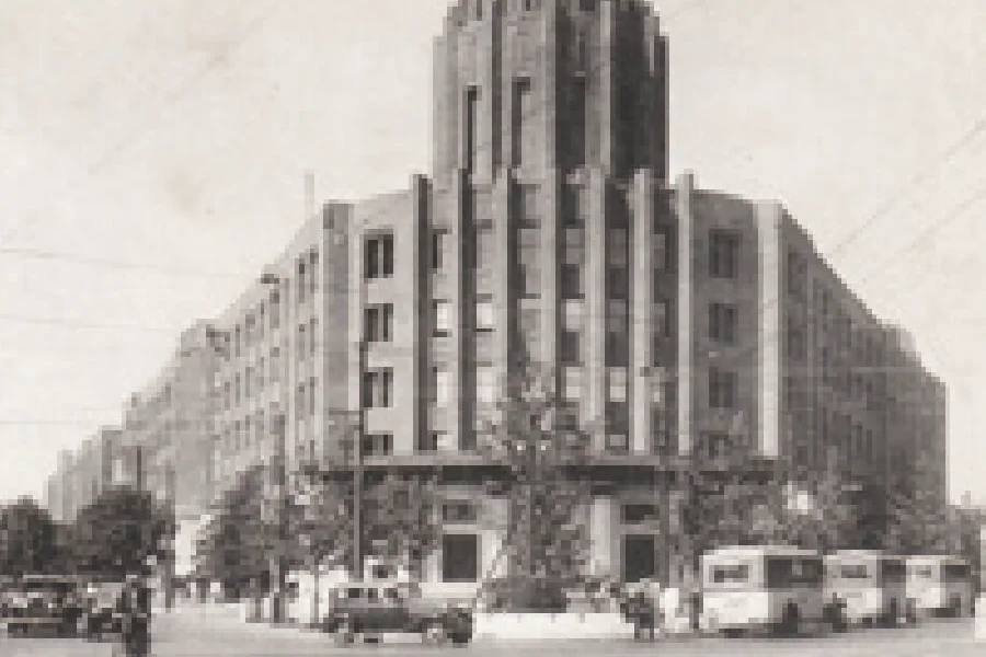 旧桜田門庁舎が完成