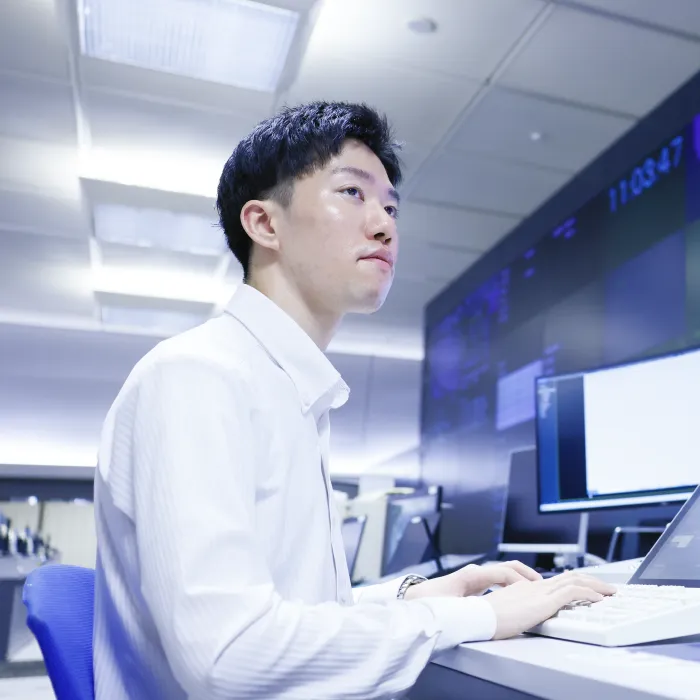 インタビュー職員画像