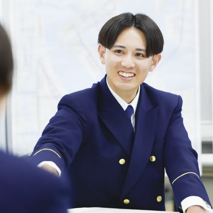 インタビュー職員画像